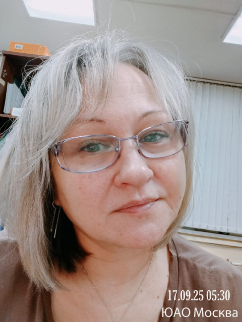 Яна, Москва, 52 года, 1 ребенок, 4 фото. Ищу: В своей возрастной категории, умеющего давать, а не только брать, уже понявшего, что смысл конфетки...  Анкета 93613. 