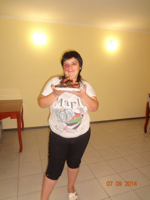 Алла, Волгоград, 40 лет, 1 ребенок, 1 фото. Всё очень непросто, что связано со мной...начиная от поцелуя, заканчивая жизнью...
Всё что требуетс