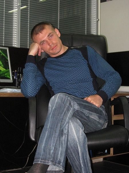Руслан, Украина, Киев, 40 лет. Ведь я мечтаю о том, что и ты тоже, чтобы журавль в руках, а клинок в ножнах, иметь дочурку и сына, 