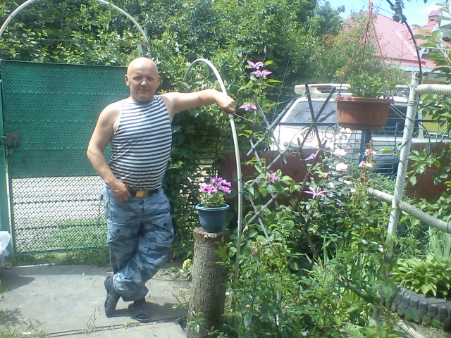михаил, Россия, Краснодар, 44 года. трудолюбив, да же очень