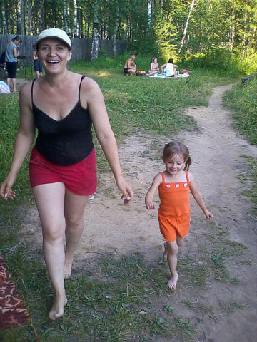 С дочкой на природе