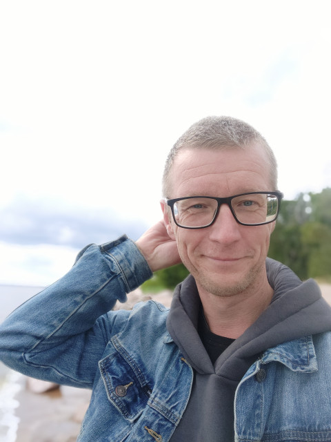 Илья, Санкт-Петербург, м. Улица Дыбенко, 43 года, 1 ребенок. Я ищу девушку с законченными отношениями для живого общения, гостевого брака, а может и больше.  Анкета 125703. 