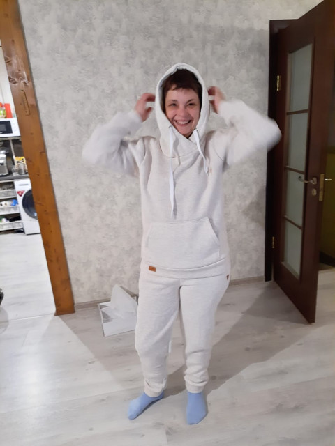 Ксения, Россия, Оренбург, 45 лет, 2 ребенка. Хочу найти Настоящего, доброго, честного, позитивногоСовершенно обычная женщина. Спокойная, с чувством юмора, общительная. Не принцесса 😏