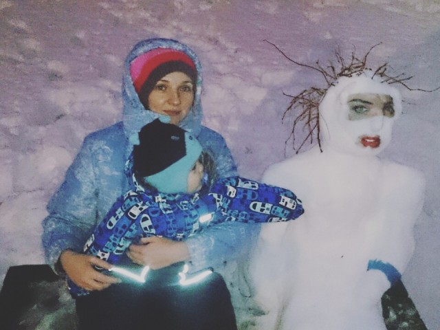 Наш с сыном снеговик - красавица Снежанна.