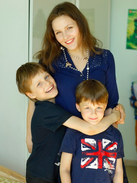 Мария, Россия, Москва, 38 лет, 4 ребенка. Я православная многодетная мама, воспитываю двух сыновей и двух дочек. Хотела бы найти  надежного му