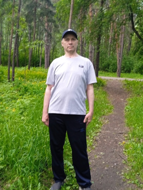 геннадий, Россия, Омск, 51 год. Он ищет её: хочу встретить хорошую девушку, с которой будет понимание, с которой я буду счаслив! доверие пониман  Анкета 151050. 