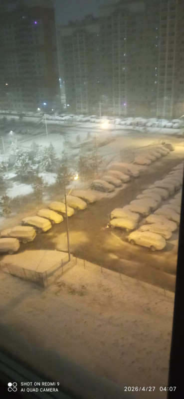 С весеним снежкои вас граждане