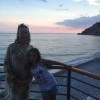 Мы с дочкой на городском пляже в Черногории