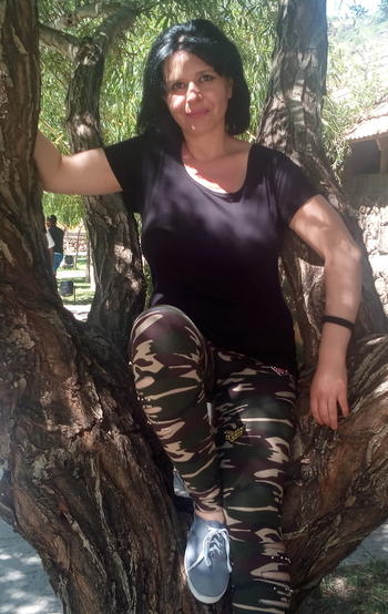 Кристина, Армения, Ереван, 43 года. Хочу найти Ответственнова  человека, каторый бы любил и оберегал свою семю всю свою жизнь.

Обычная девушка. Дружелюбная, обшителбная и весёлая. Из Армения, 