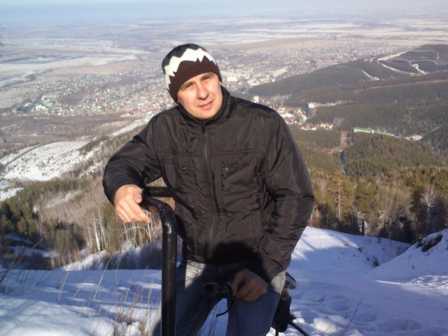 Андрей, Россия, Нефтеюганск, 54 года. Хочу найти ту, которая сумеет оценить и будет уважать.Взрослый, самостоятельный, рукорукий, с чувством юмора. 