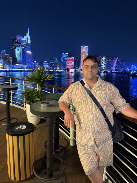 Владимир, Россия, Пермь, 40 лет. Ищу: Добрую, отзывчивую, нежную, готовую к серьезным отношениям, без вредных привычек.  Анкета 174248. 