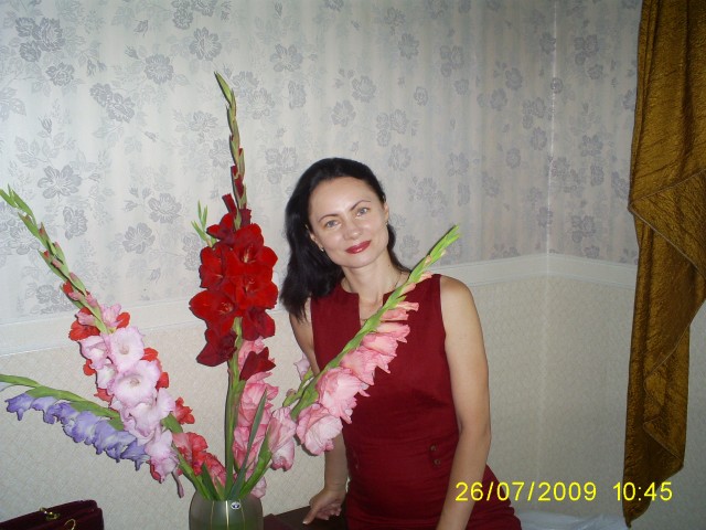 Татьяна, Украина, Киев, 53 года. Хочу создать семью с сильным и надежным, состоявшимся мужчиной, очень люблю детей, по профессии педа