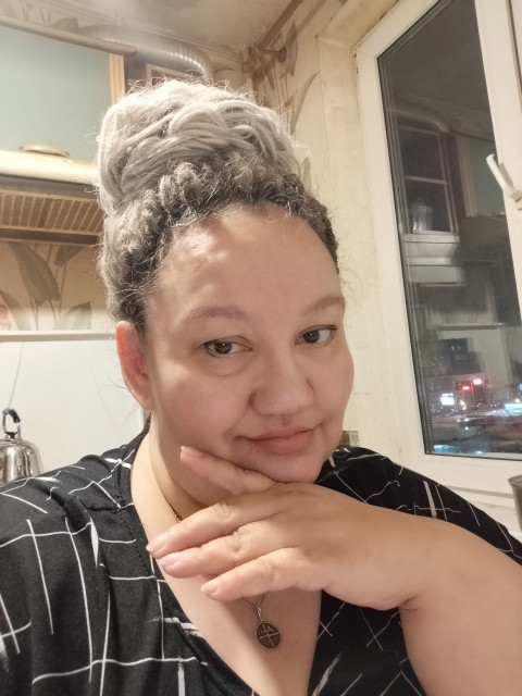 Елена Ярцева, Россия, Москва, 51 год. Хочу найти Своего единственного, любимого. 
Друга по жизни , хозяина в доме, любовника в постели. и все это одКонтактна , комуникабельна. Люблю детей, природу, животных. Домашний покой, уют. 