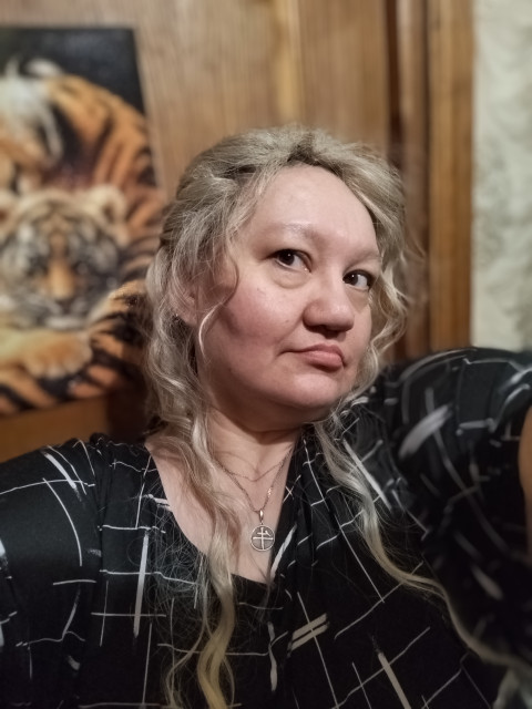 Елена Ярцева, Россия, Москва, 51 год. Хочу найти Своего единственного, любимого. 
Друга по жизни , хозяина в доме, любовника в постели. и все это одКонтактна , комуникабельна. Люблю детей, природу, животных. Домашний покой, уют. 