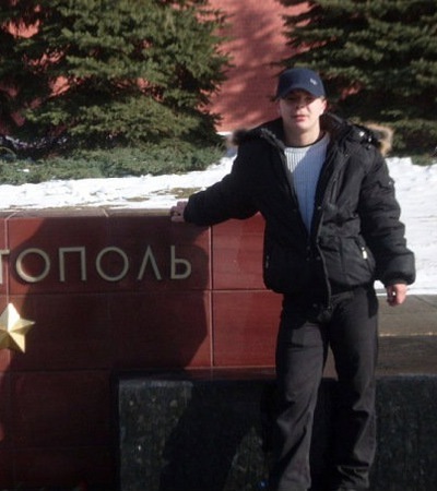 Олег Семенов, Россия, Москва, 34 года. Самое страшное одиночество, это когда даже не хочется плакать.
Когда даже не хочется, чтобы тебя жал