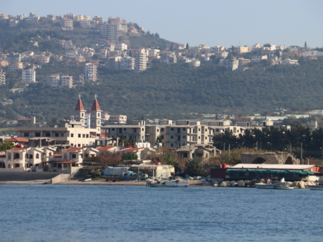 Город Тартус, вид с моря