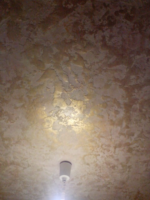 потолок "Брызги шампанского"-моя работа.