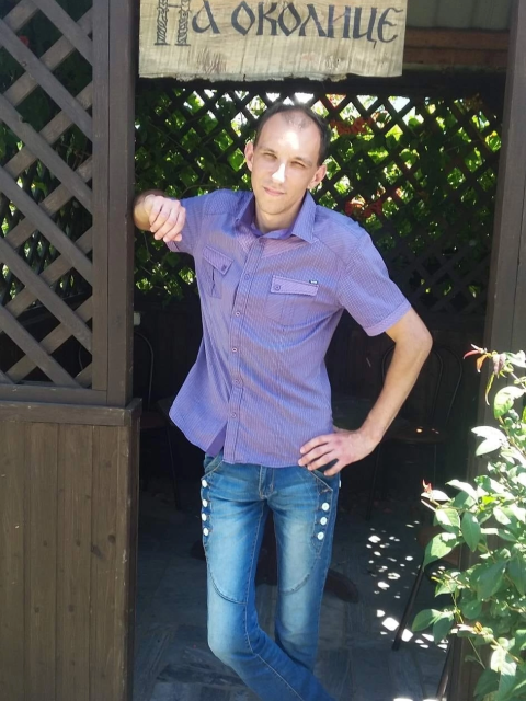 Andrei, Усть-Лабинск, 41 год, 1 фото. Ищу девушку добрую, одзывчивую для серьёзных отношений, можно с одним ребёнком. Люблю девушку каторая...  Анкета 214035. 