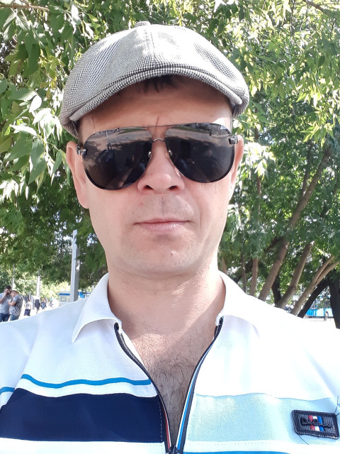 Олег, Россия, Москва, 43 года. Работаю по вахтам в Москве в свободное время занимаюсь культуризмом хочу найти одну и неповторимую г