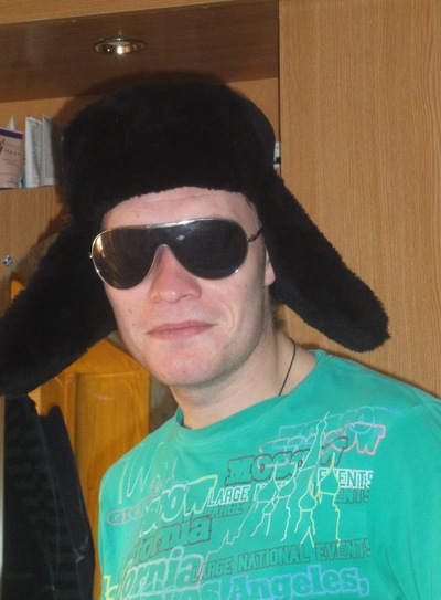 Олег Лобов, Россия, 34 года. Понастроению.