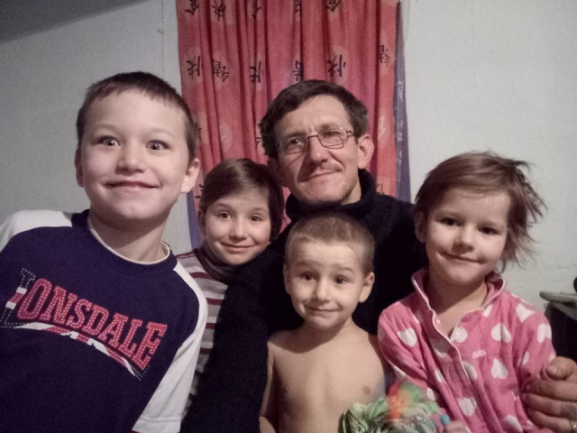 СЕРГЕЙ, Украина, Николаев, 54 года, 4 ребенка. Хочу найти Любищию и заботливую маму и спутника по жизни.Отец, который воспитывает своих детишек