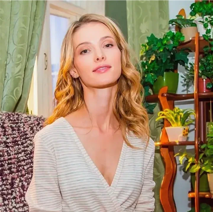 Актриса Светлана Иванова, ее образы, как вам такой типаж?