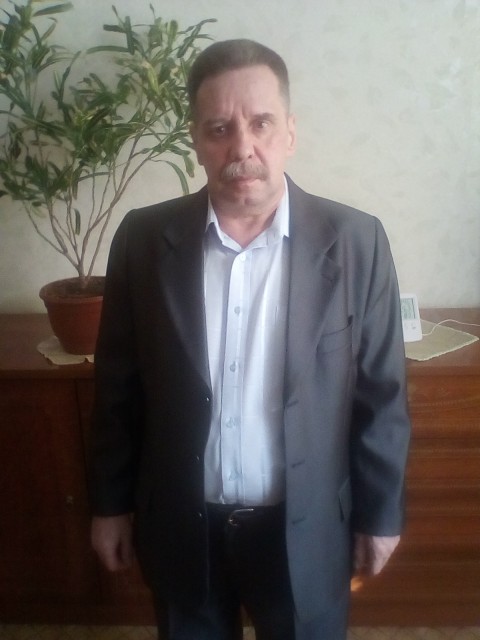 Владимир, Россия, Саратов, 63 года