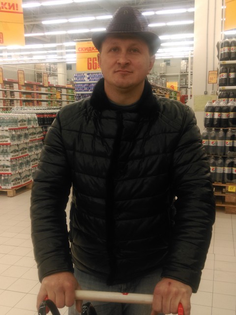 Сергей, Россия, Москва, 44 года, 3 ребенка. Живу один люблю настоящую рыбалку, люблю ухаживать за женщиной хочется нормальных отношений