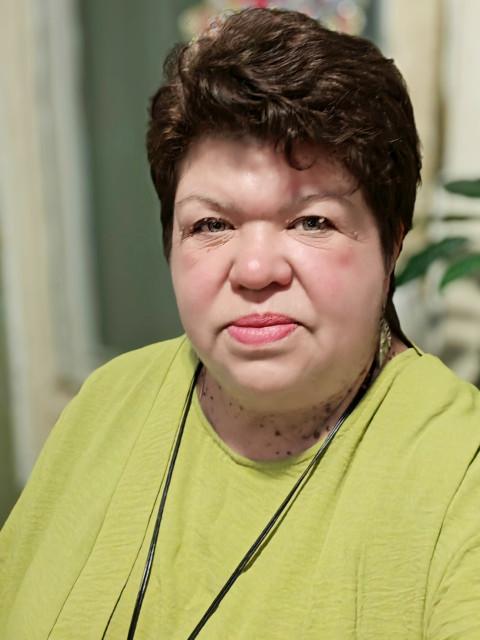 Татьяна, Россия, Санкт-Петербург, 54 года, 1 ребенок. Хочу найти Доброго, внимательного, заботливого, любимого и любящего мужа. 
Верю, что ещё встречу мужчину, котоЯ буду улыбаться, мечтать, придумывать — и обязательно стану для кого-то Самой Большой Рад