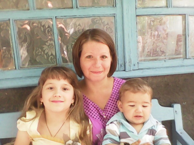 Нина, Россия, Джанкой, 35 лет, 2 ребенка. Хочу найти мужчину который будет любить детей и без вредных привычекДобрая , люблю детей.