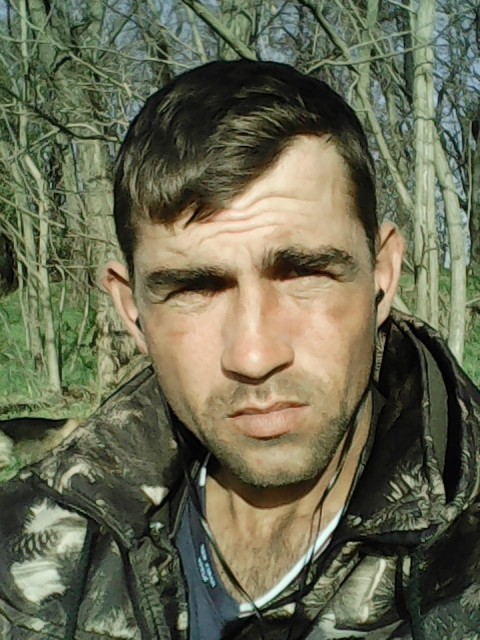 Валерий, Россия, Краснодар, 41 год. Хочу найти Домашнюю спокойную понимающую и  целеустремленную.Трудолюбивый, спокойный, однолюб , уравновешенный.