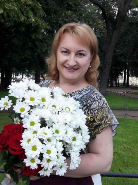 Светлана, Россия, Санкт-Петербург, 45 лет. Хочу найти мужчину для создания семьи, можно с детьми.Спокойная, домашняя, детей нет, но очень хочу. 