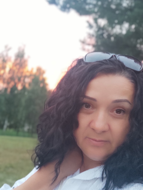 Елена, Москва, м. Чертановская, 53 года, 1 ребенок, 5 фото. Ищу: Мужчина должен быть как Карлсон — добрый, с хорошим аппетитом, в расцвете сил, любить сладкое и на ушко...  Анкета 233358. 