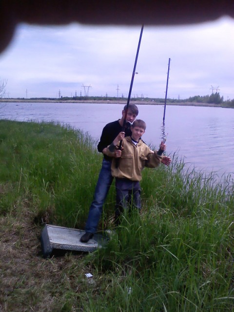На речке с сыном.