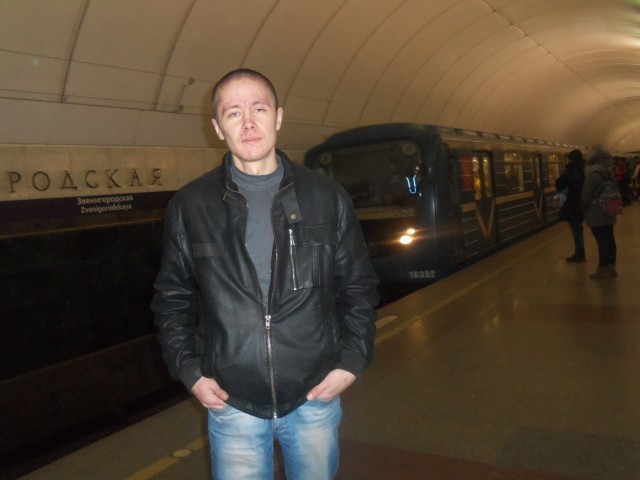 дмитрий, Россия, Санкт-Петербург, 37 лет, 1 ребенок. мне 30 лет пока нахожусь в питере   с детьми лажу хорошо