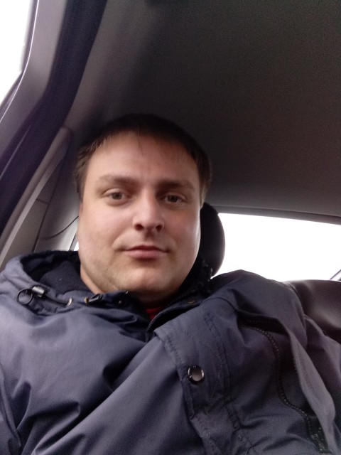 Александр, Россия, Москва, 32 года. Я добрый хороший ласковый парень ищу себе жену одну еденственную