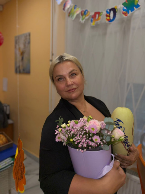 Анна, Россия, Санкт-Петербург, 46 лет, 1 ребенок. На сайте была когда-то давно и вот опять решилась)но.... 
Да не было меня здесь много лет!!!!! 
По