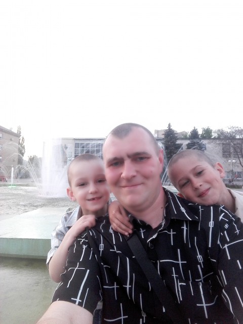 Александр, Украина, Мелитополь, 39 лет, 2 ребенка. Я заботливый отец двоих пацанов ищу умную и любимую девушку или женщину, для создания полноценной се