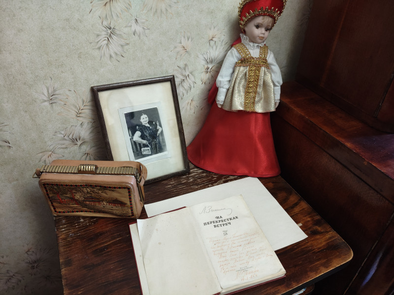 автограф Людмилы Зыкиной