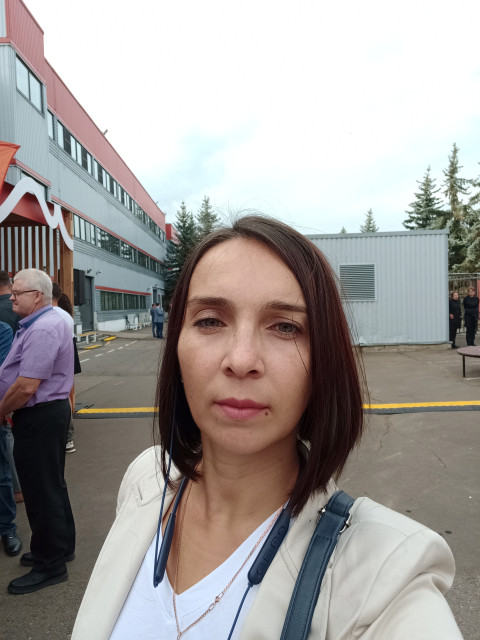 Ирина, Россия, Москва, 40 лет, 1 ребенок. Хочу найти Мужа и отца. Внимательного, заботливого, любящего. Человека, который делает то, что говорит. Готов кЗанимаюсь дочуркой. Люблю поездки, кино, театр. Нравится читать. С готовкой на " вы" . 