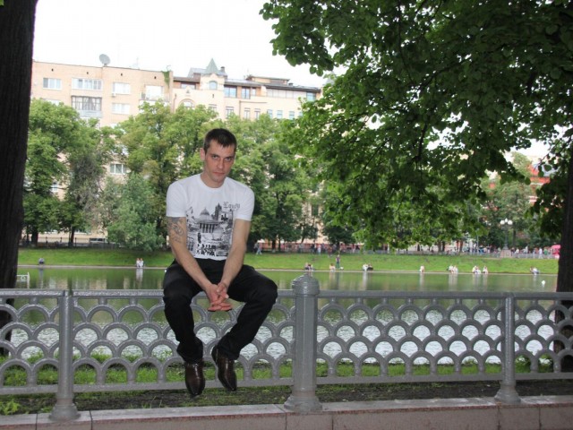 Александр, Россия, Москва, 34 года. Хочу найти  женщину, для серьезных отношений.Лучше будет, если я отвечу на ваши вопросы. Пишите. Отвечу всем.