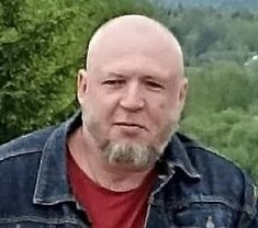 евгений, Россия, Котлас, 51 год. холост. живу один. своя двушка в сталинке. не пью. не курю и уже давно. но не получается. найти серь