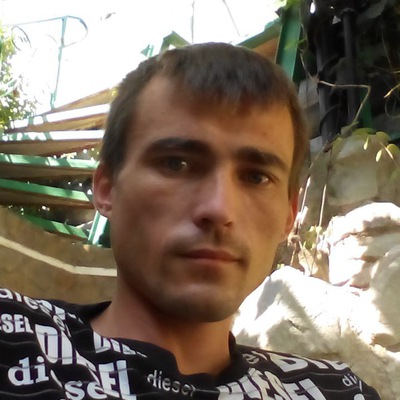 Саня Ясенчук, Россия, Симферополь, 33 года. Хочу найти добрую милую и самую любимуюне гулящий люблю вкусно гатоветь изредко пишу музыку