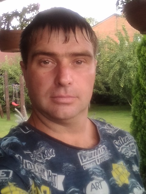 Павел, Россия, Москва, 46 лет. Хочу найти Хорошего человека для серъезных отношений.Живути работаю в Москве.
