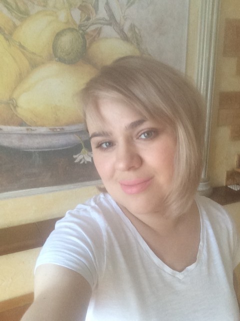 Анна, Россия, Москва, 45 лет, 1 ребенок. Живу в Подмосковье, работаю в салоне красоты, воспитываю сына, позитивная , положительная , свободна