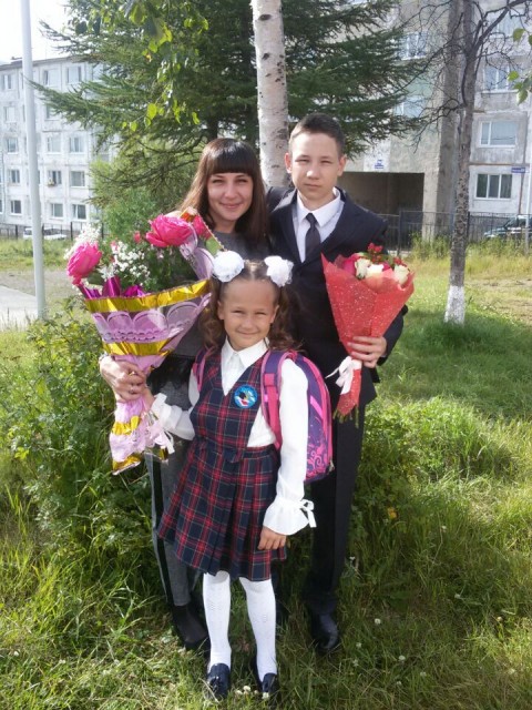 Сестренка моя с сыном и дочькой. Магадан.