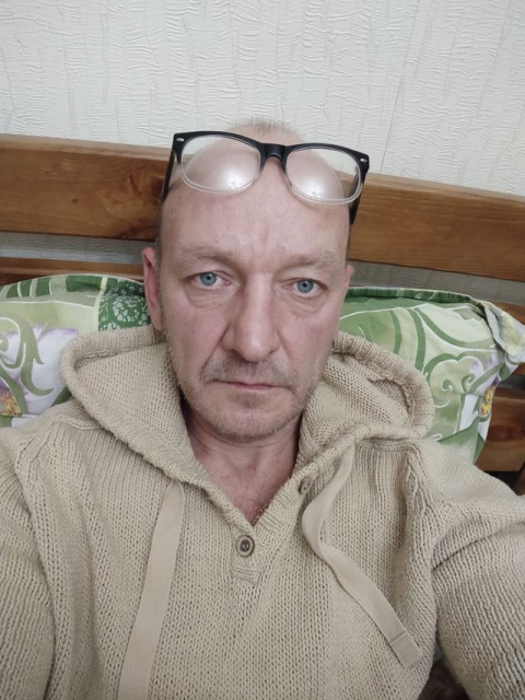 Юрий, Москва, м. Водный стадион, 52 года, 1 ребенок. Мне 50
лет живу в Москве, работаю, разведен, хотел бы встретить женщину для создания семьи