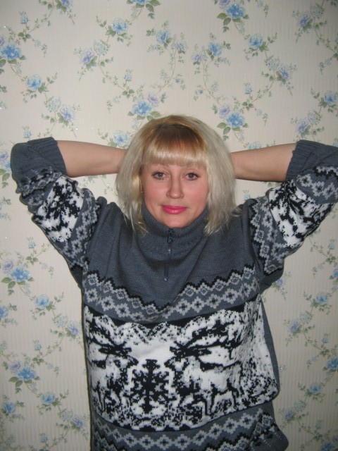 Юлия Чайка, Россия, Санкт-Петербург, 48 лет, 1 ребенок. Хочу найти Алкоголика, тунеядца, дебошираПью, и очень много. Беременна.
Пусть полным-полно набиты мне в дорогу чемоданы.
Вот идёт по свету 