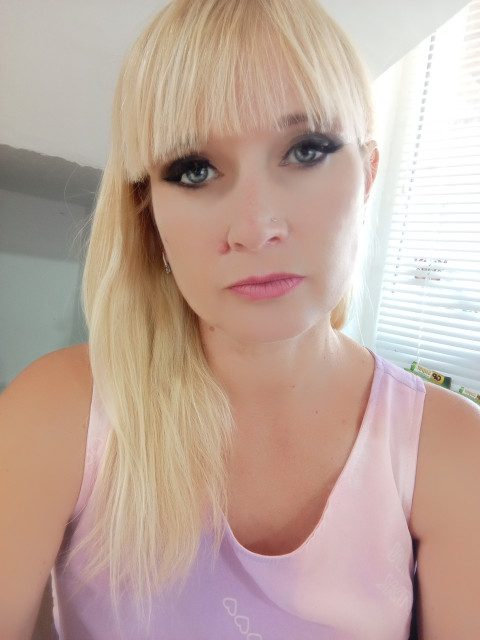 Юлия, Россия, Севастополь, 45 лет, 3 ребенка. Мечтаем найти папу который не обидит, защитит, поможет во всем и не бросит в трудную минуту! С которВсем доброго дня! 
Ищу того для кого Семья не пустой звук! У кого в жизни не сложилось! Есть всё, а