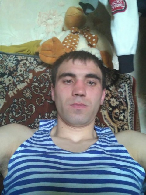 Олег, Россия, Москва, 34 года. Работаю в охране в Москве